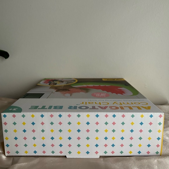 Good Banana Alligator Bite Comfy Chair Brand New - Picture 7 of 8